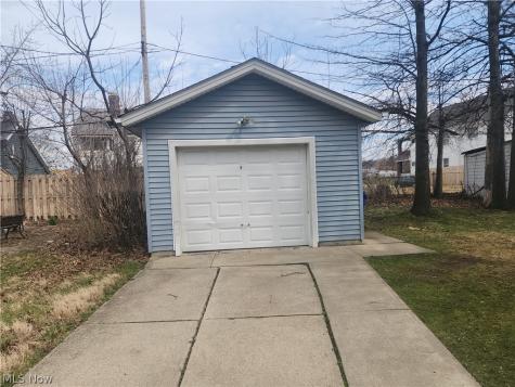 1517 Larchmont Road Cleveland OH 44110