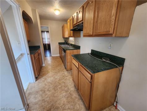 1517 Larchmont Road Cleveland OH 44110