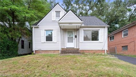 20803 Kenyon Drive Maple Heights OH 44137