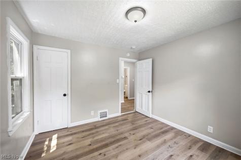 20803 Kenyon Drive Maple Heights OH 44137