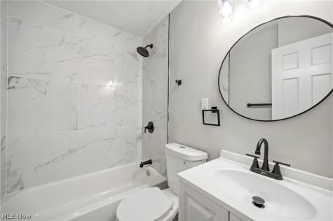 20803 Kenyon Drive Maple Heights OH 44137