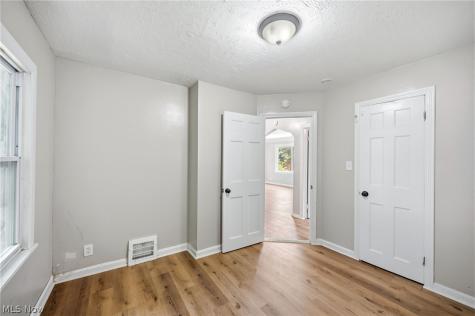 20803 Kenyon Drive Maple Heights OH 44137
