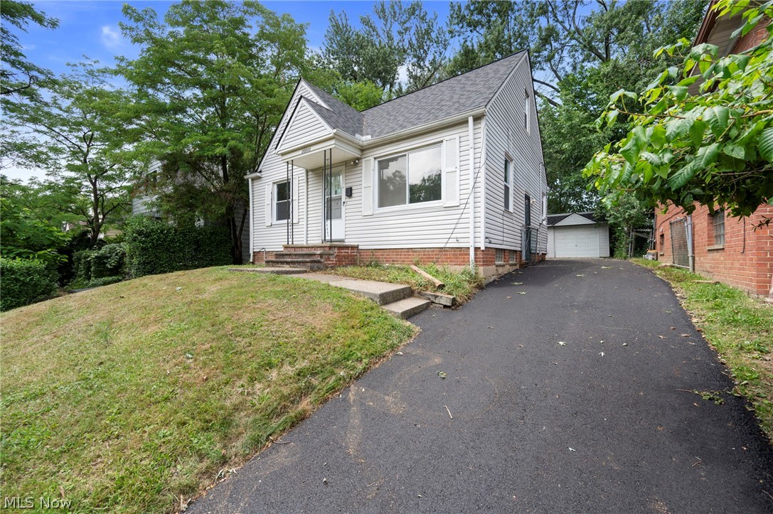 20803 Kenyon Drive Maple Heights OH 44137