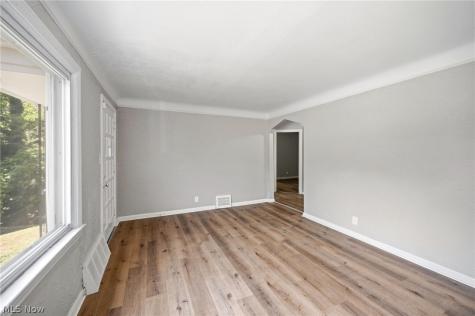 20803 Kenyon Drive Maple Heights OH 44137