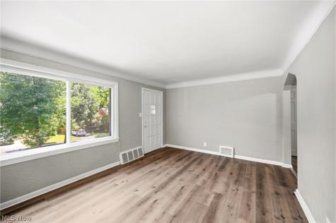20803 Kenyon Drive Maple Heights OH 44137