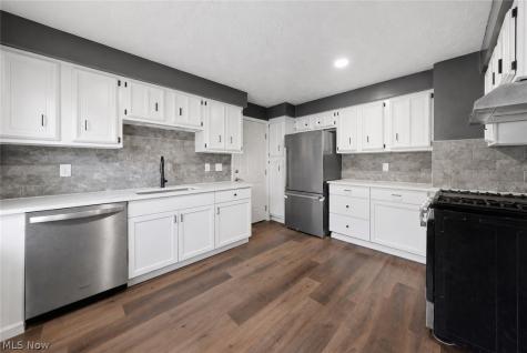 3904 Ardmore Avenue Cleveland OH 44109