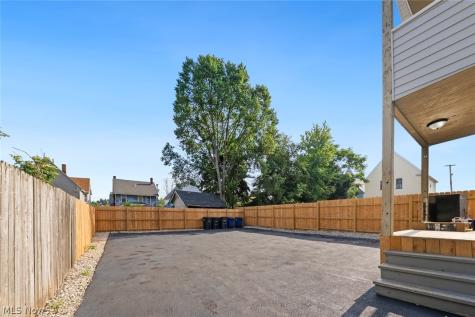 3904 Ardmore Avenue Cleveland OH 44109