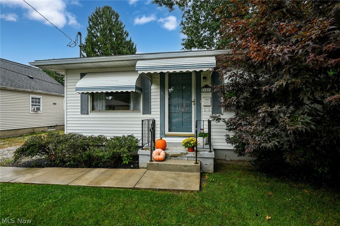 141 26th Street NW Barberton OH 44203