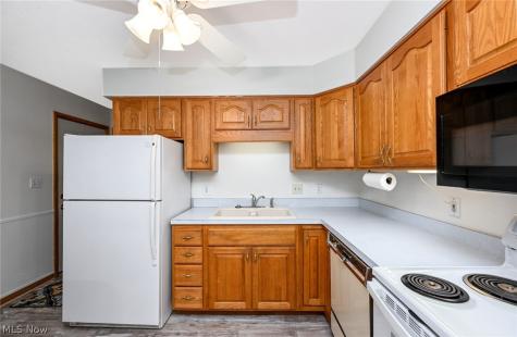 141 26th Street NW Barberton OH 44203