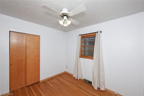 141 26th Street NW Barberton OH 44203