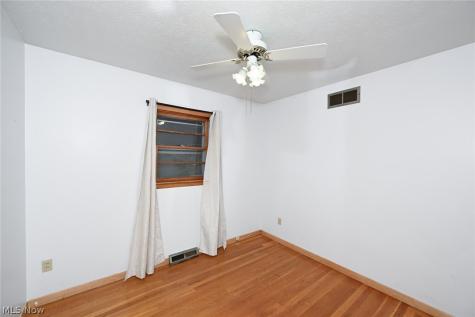 141 26th Street NW Barberton OH 44203