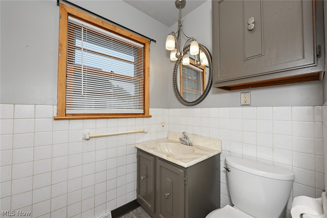 141 26th Street NW Barberton OH 44203