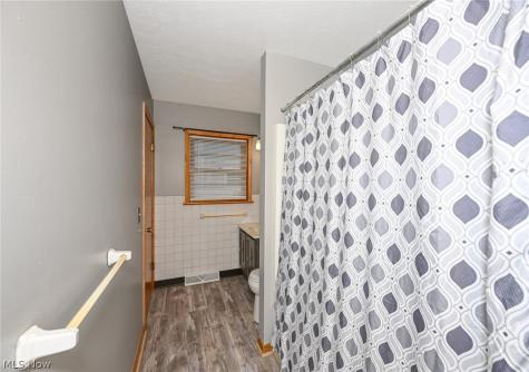 141 26th Street NW Barberton OH 44203