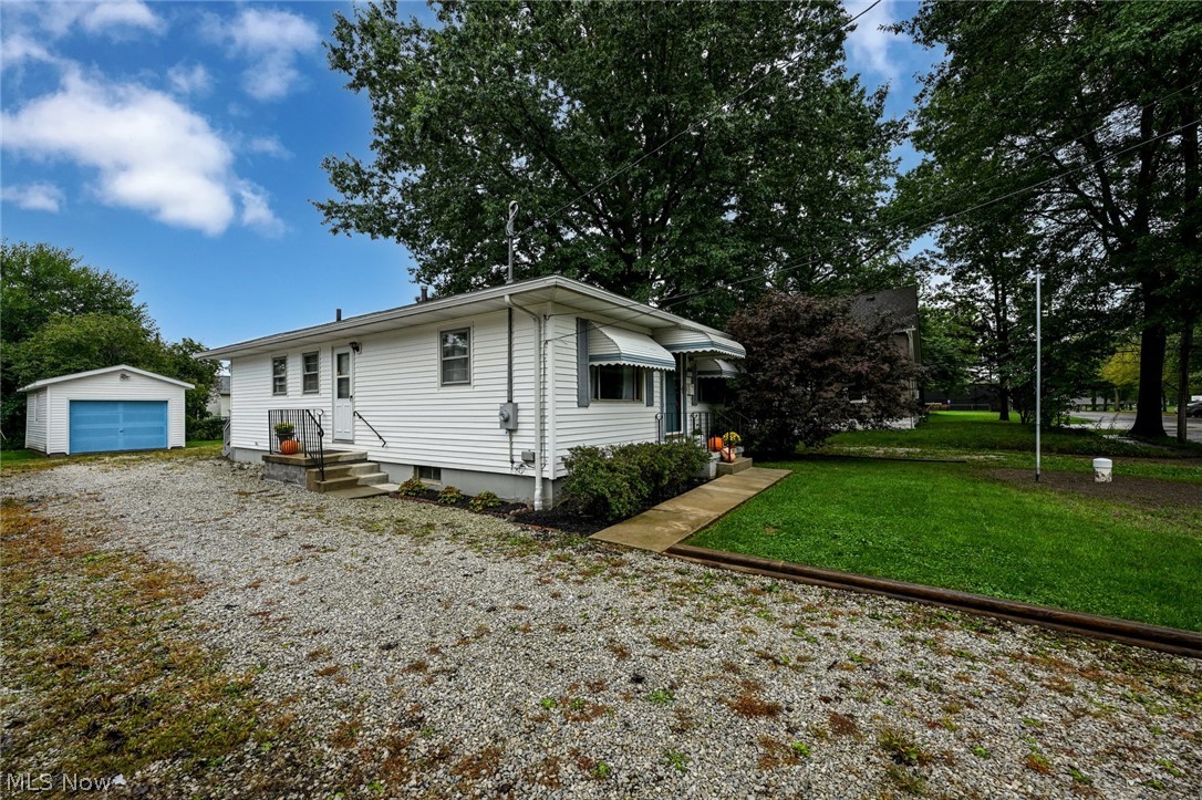 141 26th Street NW Barberton OH 44203