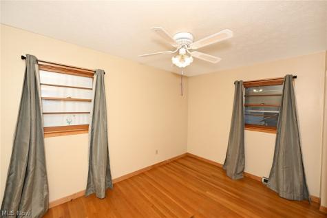 141 26th Street NW Barberton OH 44203