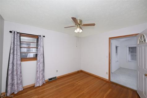 141 26th Street NW Barberton OH 44203