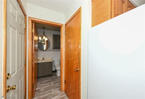 141 26th Street NW Barberton OH 44203