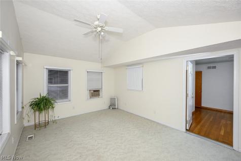 141 26th Street NW Barberton OH 44203