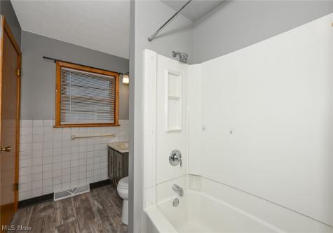 141 26th Street NW Barberton OH 44203