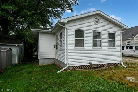 141 26th Street NW Barberton OH 44203
