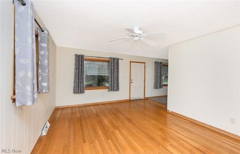 141 26th Street NW Barberton OH 44203