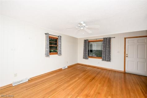 141 26th Street NW Barberton OH 44203