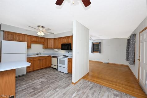 141 26th Street NW Barberton OH 44203