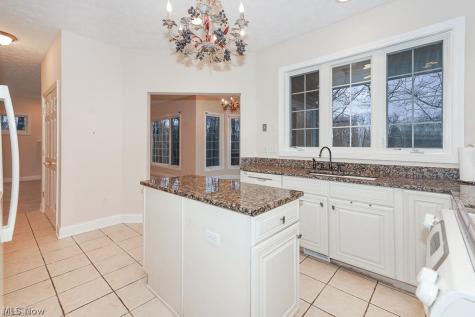 3729 Edgehill Drive Cleveland OH 44121