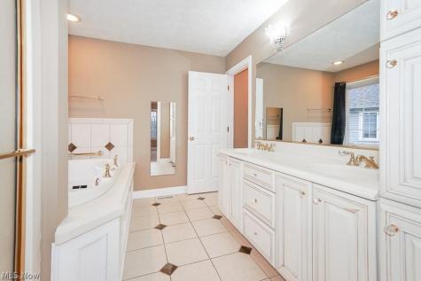 3729 Edgehill Drive Cleveland OH 44121