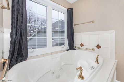 3729 Edgehill Drive Cleveland OH 44121