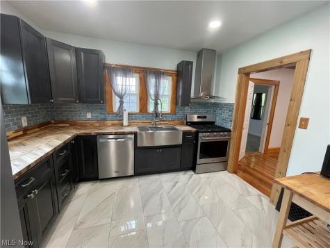 2235 Montclair Avenue Youngstown OH 44511