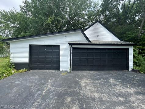 2235 Montclair Avenue Youngstown OH 44511