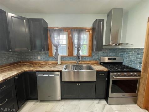 2235 Montclair Avenue Youngstown OH 44511