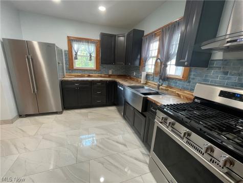 2235 Montclair Avenue Youngstown OH 44511