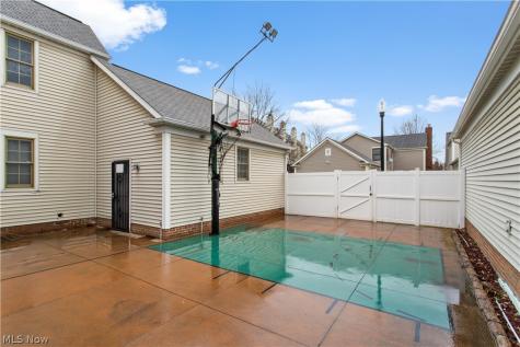 1947 E 82nd Street Cleveland OH 44103