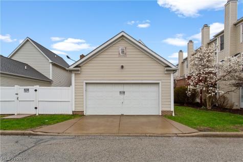 1947 E 82nd Street Cleveland OH 44103