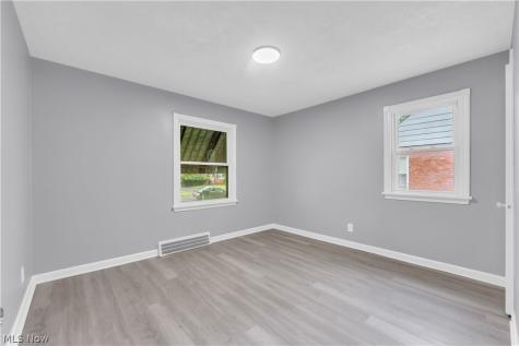 735 E 256th Street Euclid OH 44132