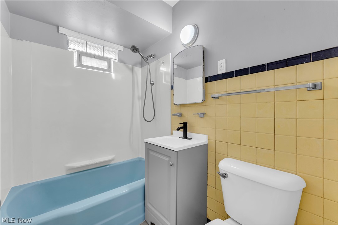 735 E 256th Street Euclid OH 44132