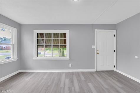 735 E 256th Street Euclid OH 44132