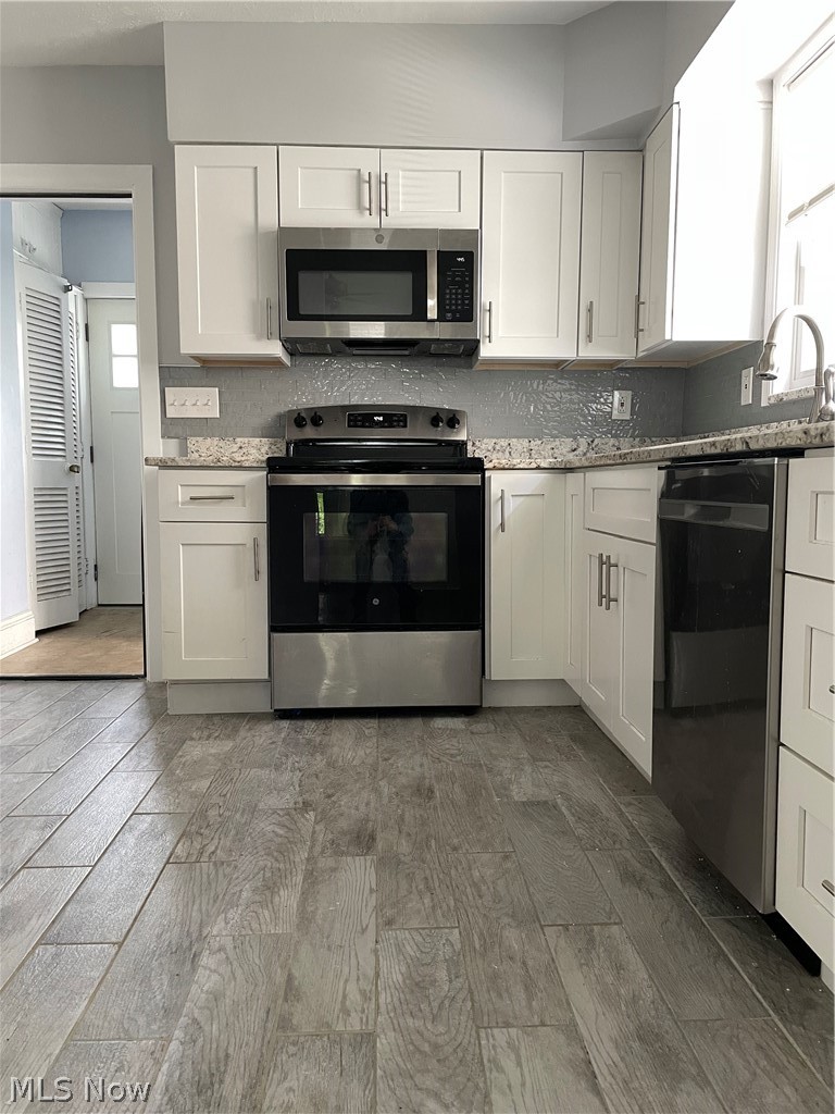 2076 Lewis Drive Lakewood OH 44107