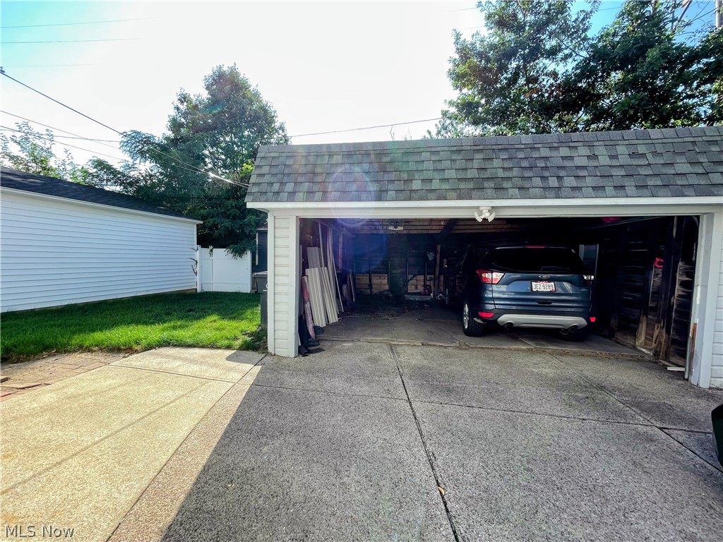2076 Lewis Drive Lakewood OH 44107