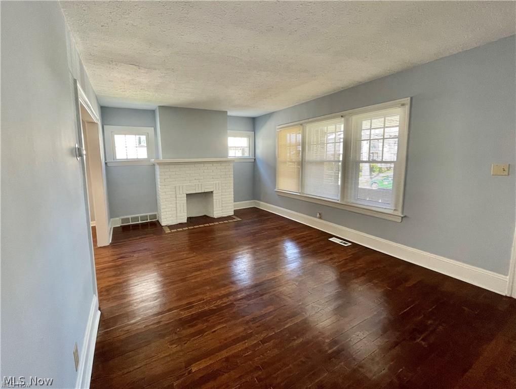 2076 Lewis Drive Lakewood OH 44107