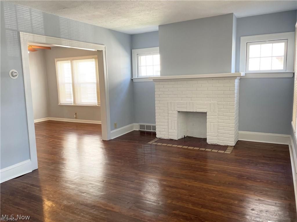 2076 Lewis Drive Lakewood OH 44107