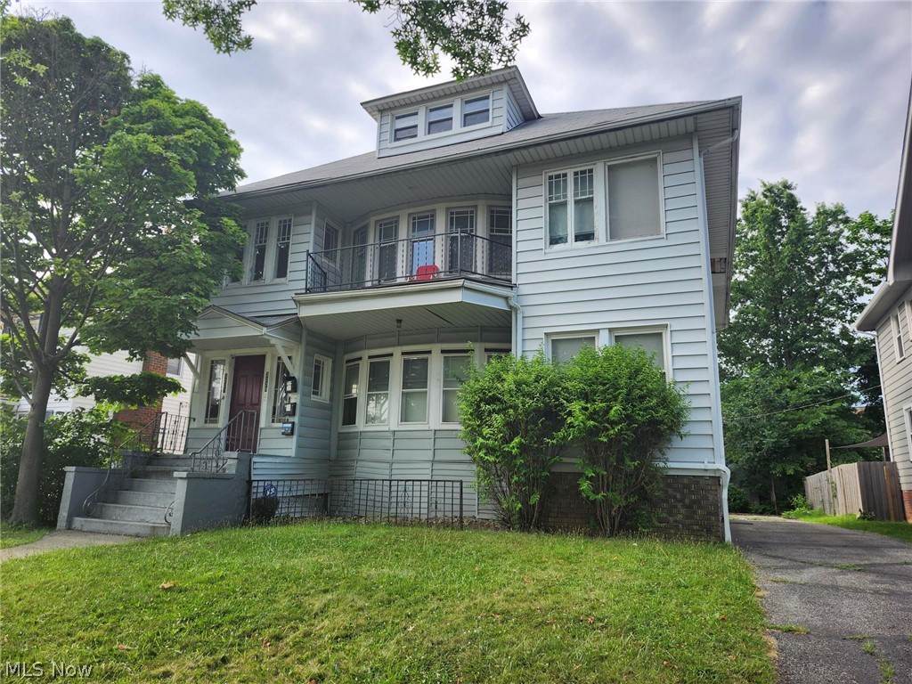 Cleveland Heights OH, 3227 E Overlook Road, Unit 2-Upper