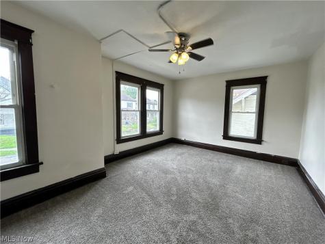 1303 Oregon Avenue Steubenville OH 43952