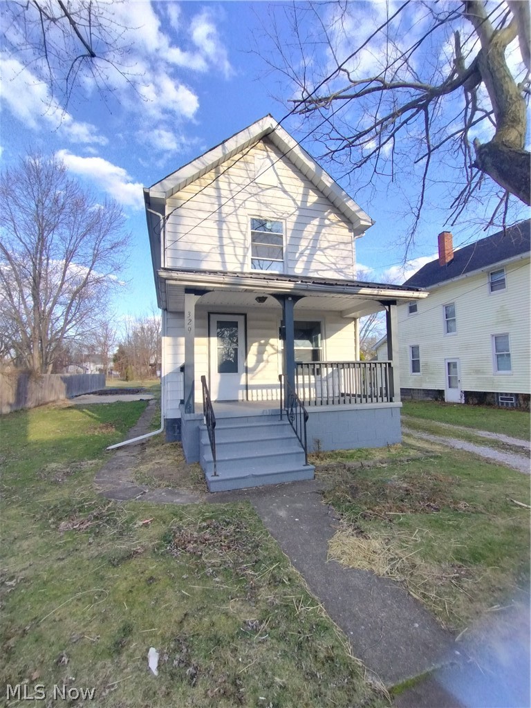 329 SE Charles Avenue Warren OH 44410