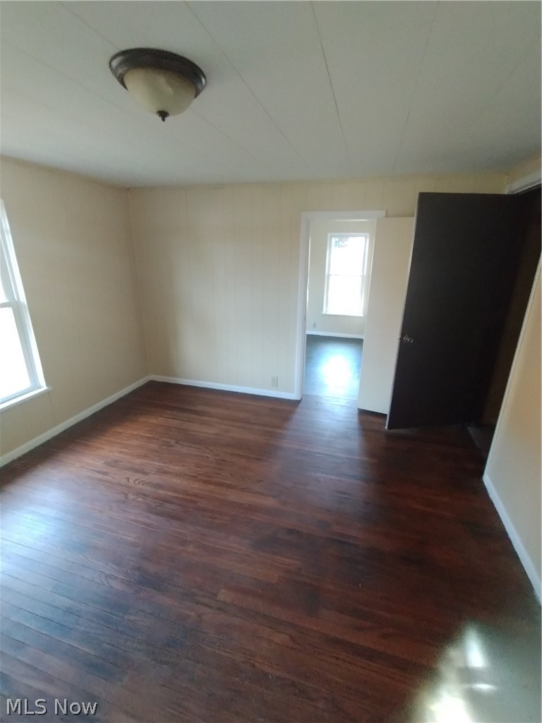 329 SE Charles Avenue Warren OH 44410