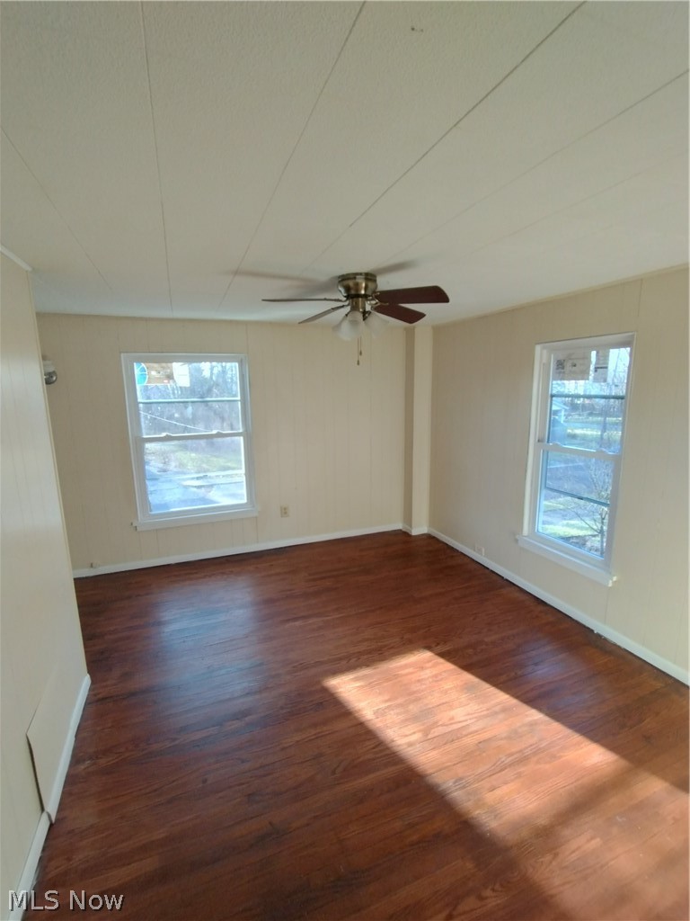 329 SE Charles Avenue Warren OH 44410