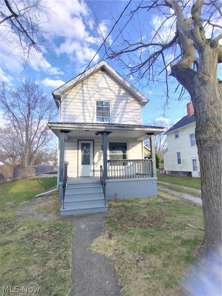 329 SE Charles Avenue Warren OH 44410