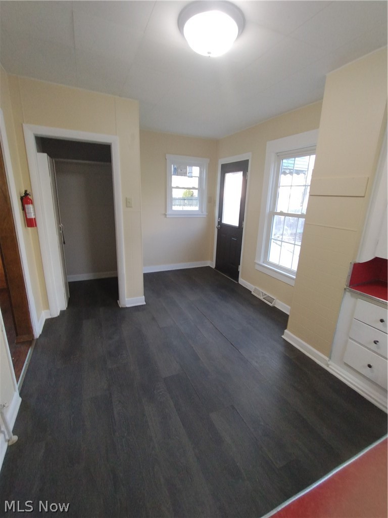 329 SE Charles Avenue Warren OH 44410
